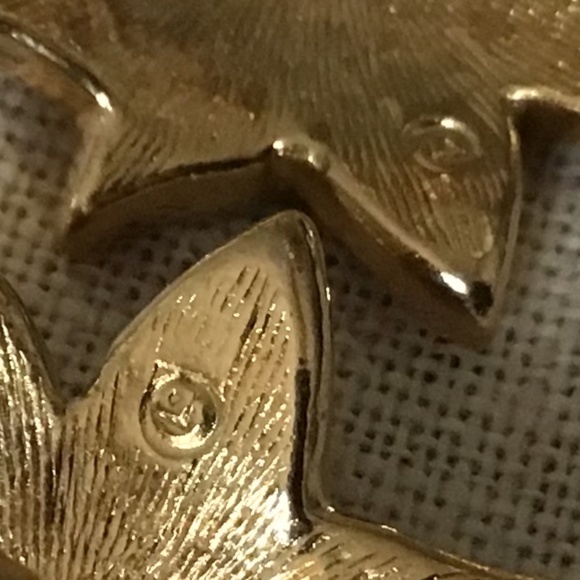 Vintage Avon Poinsettia Earrings Gold Tone Glitter Enameled Pierced Signed - Picture 11 of 11